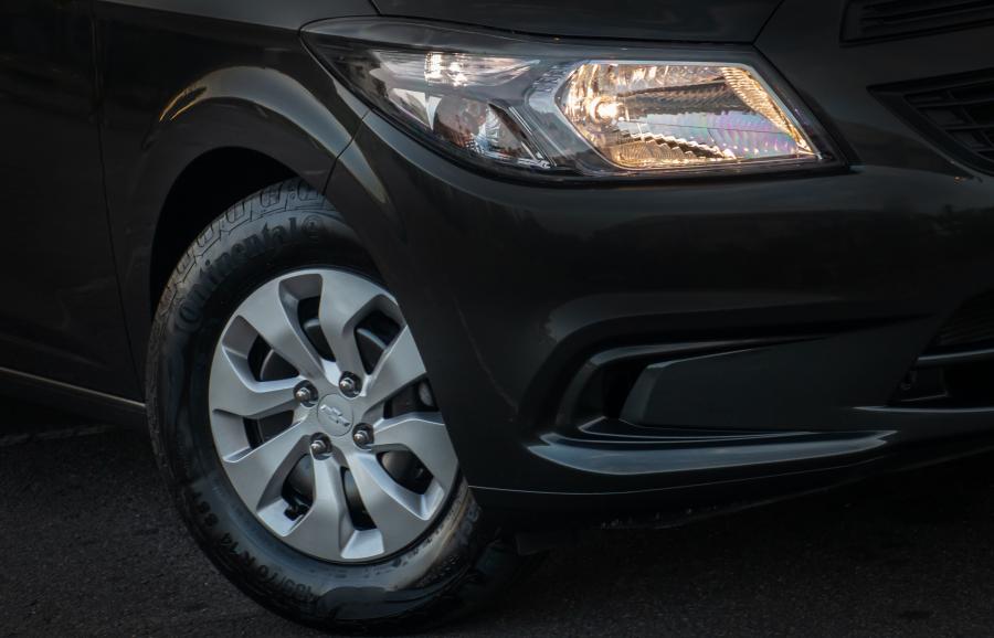 Детали экстерьера Chevrolet Onix Joy 2016 года  (фото 22 из 29)